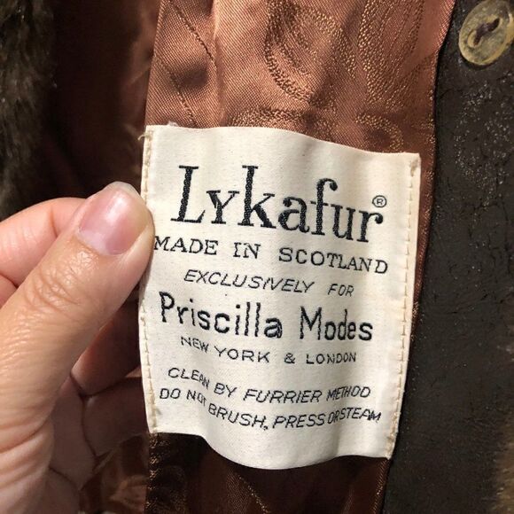 LYKAFUR Priscilla Modes Vintage 70s Faux Fur Coat - Picture 6 of 10